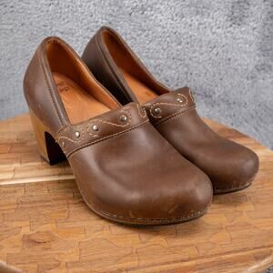 Dansko Riki Antique Oil Leather Brown Studded Clogs size 39/8-8.5